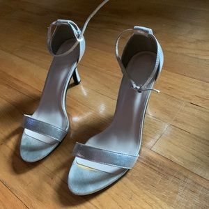 David’s Bridal silver metallic Nayomi low strappy heels size 8.5